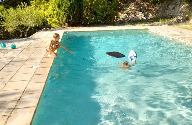 In the countryside with swimming pool near Ardèche