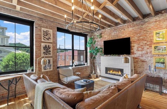 High End Downtown Burnsville Condo- Walk to shops and restaurants!