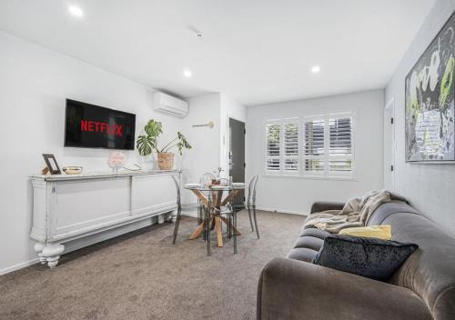 In the Heart of Hamilton! Modern and Convenient #5 -By KOSH BNB