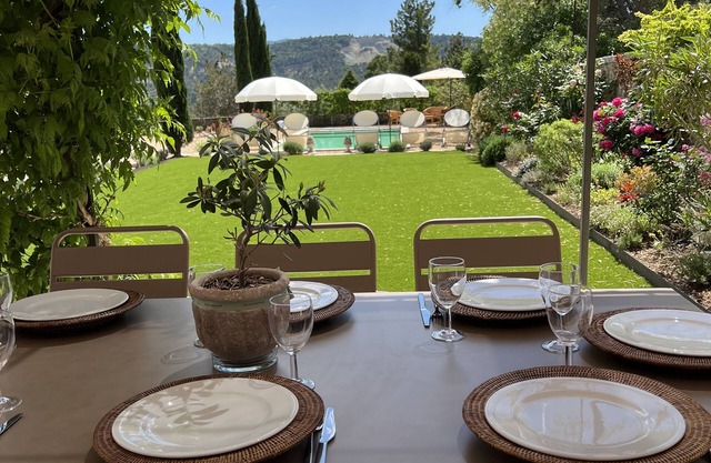 In the heart of Luberon Provence, an old school with antique, artworks & design!
