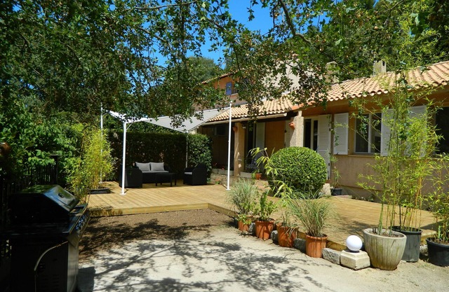 En el corazón de Provenza, casa al pie de las colinas entre Aix en Provence y Ca