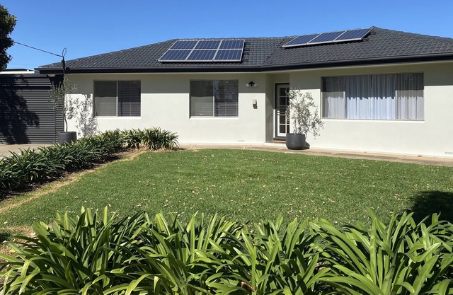 In the Heart of The Barossa Valley. Spacious, immaculately presented, 5 bedrooms