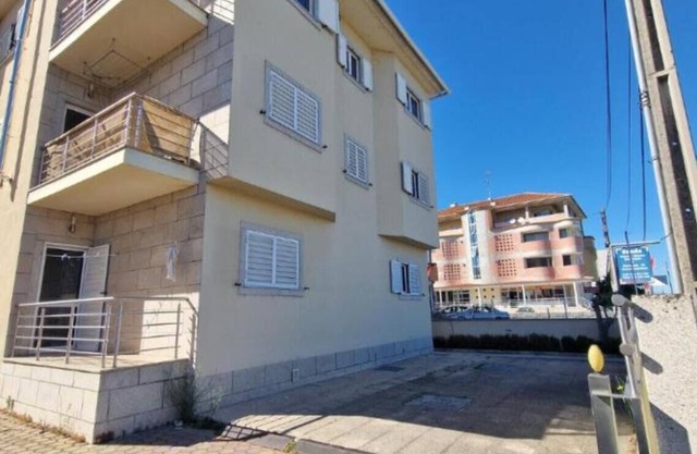 In the heart of the city, but far from the hustle and bustle. Quiet family apartment.