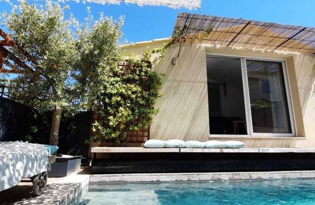 In the heart of the Luberon 4* Village House with swimming pool