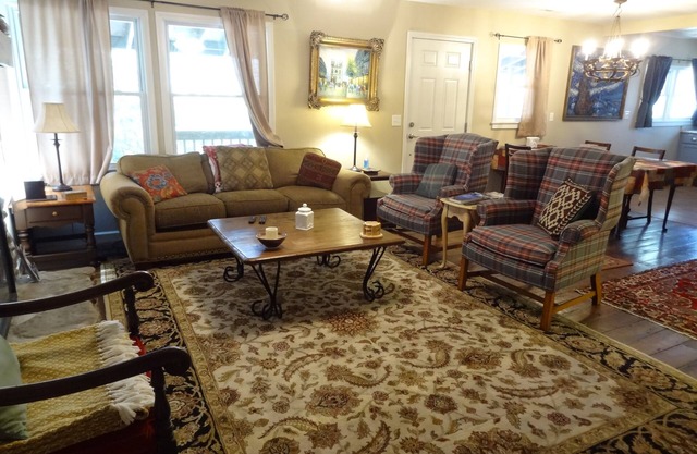En Town Mountain Cottage Apartment