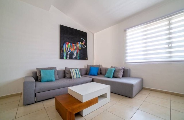 En Versalles amplio condominio