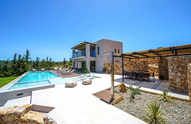 In Vivo Villa - breathtaking View - 90 sq.m Heated,Infinity Pool-playground