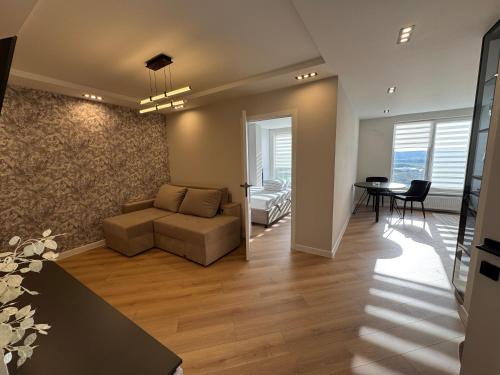 Inamstro Home