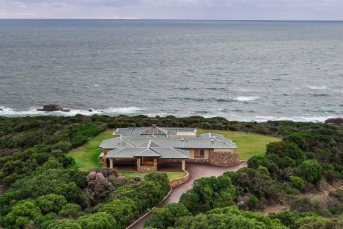 Incognito An Exclusive Oceanfront Estate