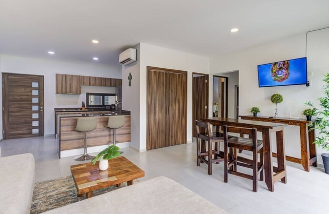 Increíble condo 2BD con alberca en roof!