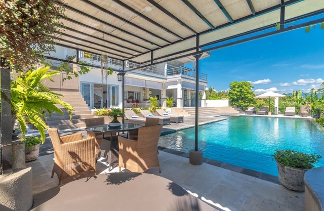 Incredible 180-Degree Ocean Views