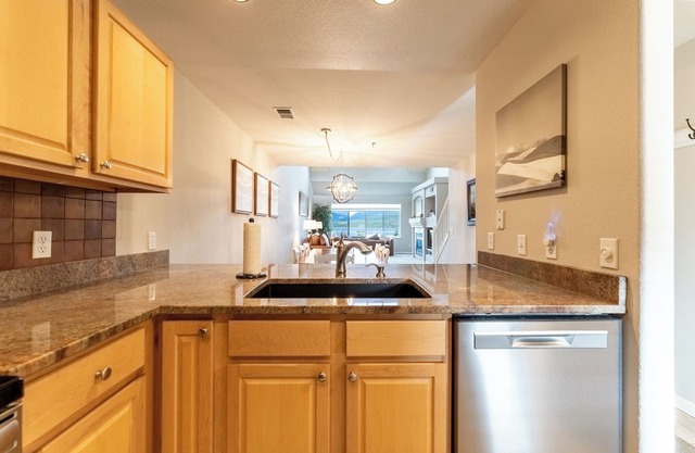 Incredible Lake Views, On Lake & Recpath, Skiing Nearby, Balcony by Summit County Mountain Retreats