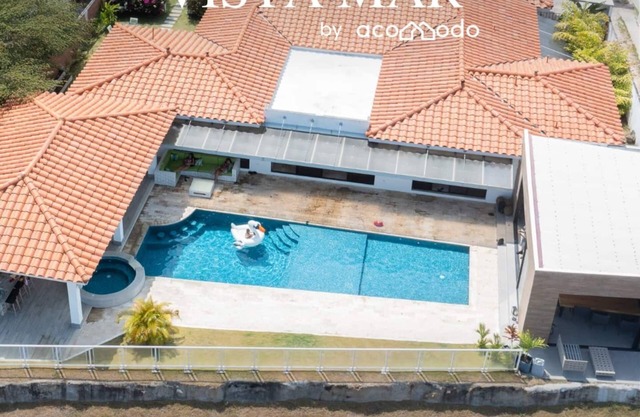 This villa is a 6 bedroom(s), 7.5 bathrooms, located in Vista Mar, Panamá Oeste.