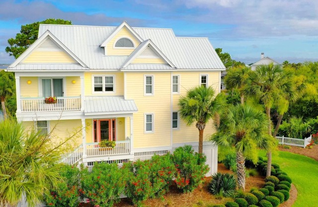 Incredible Water Views and Golf Cart