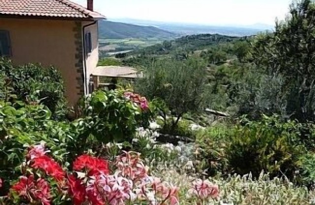 Alojamiento independiente en Villa con piscina privada y vistas panorámicas