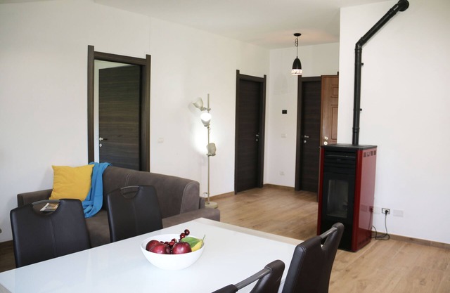 Apartamento independiente Agrifoglio en casa de vacaciones con jardín y barbacoa