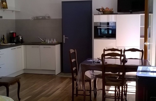 Apartamento independiente en casa de familia, centro de la ciudad Embrun