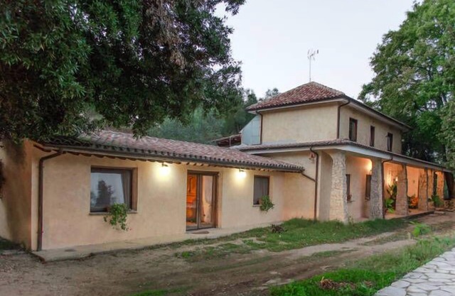 Independent country house with pool between the city the see and Lake Bracciano
