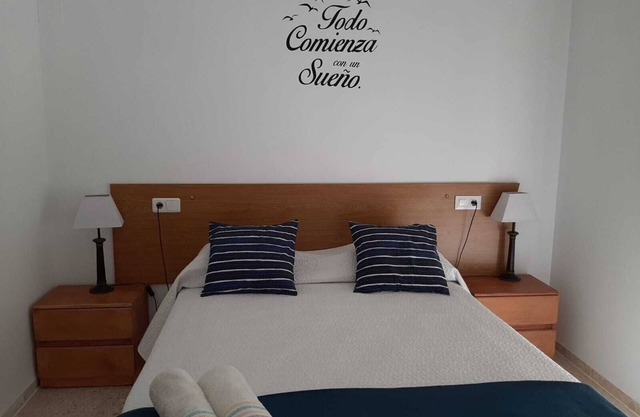 Apartamento independiente en chalet con 3000m de parcela y piscina compartida