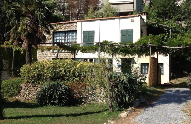 casa independiente en el parque verde privada