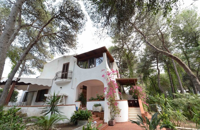 Villa independiente para familias que buscan grandes espacios, relajación y mar.