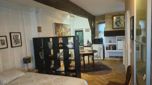 Independent Master suite, 18th century home