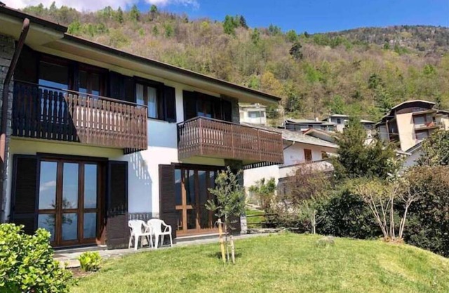 Independent villa with garden and great view