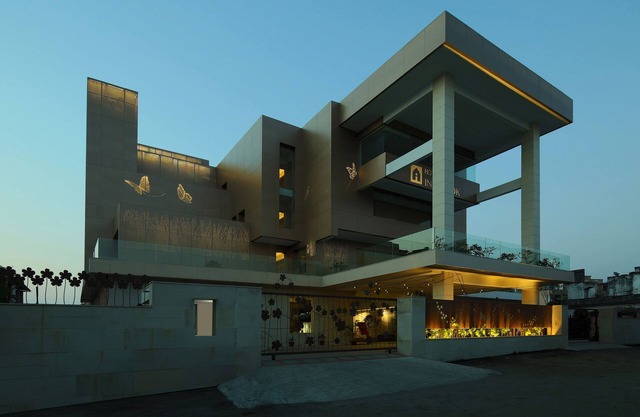 Inderlok Hotel
