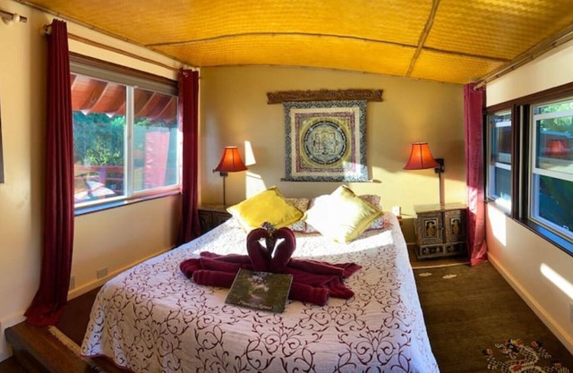 Habitación India en Maui Eco Retreat: Vistas al Mar, Cascada y Senderos!
