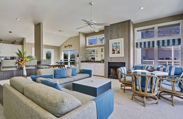Indian Summer | Wet Bar, In Indian Beach!