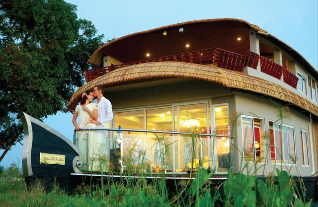 Indiavacationz Houseboat