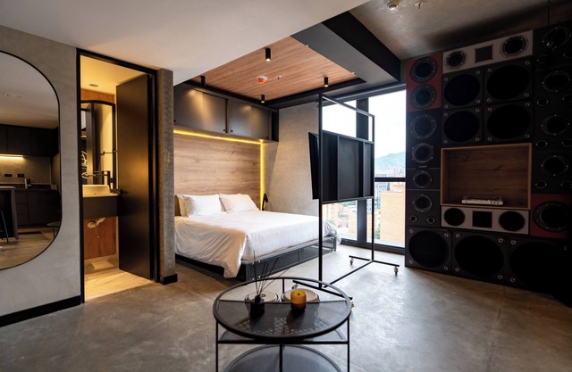 Indie Universe Creative Hotel