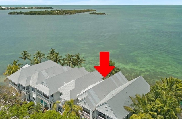 Indigo Reef Resort, Villa 66 con deslizamiento de barco de 31 '- Frente al agua de lujo