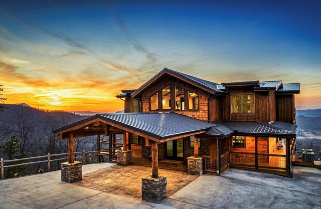 Indoor Pool - Iconic Views- 6BR - 11' spa - Dog Friendly- Wkly Disc!