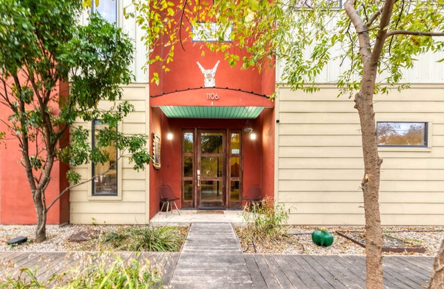 Walk to Everything | Comfy East Downtown Loft