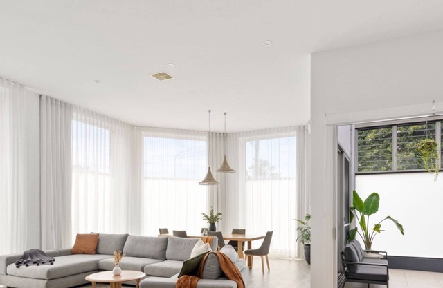 Industrial Luxe - Cooks Hill - Walk Everywhere