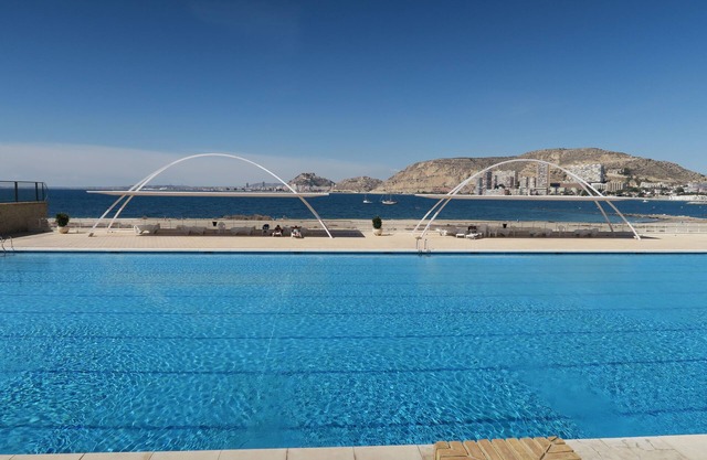 Vistas infinitas al mar (con WI-FI) Vista previa del anuncio