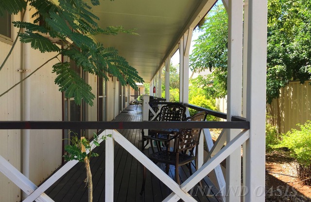 Inland Oasis Motel