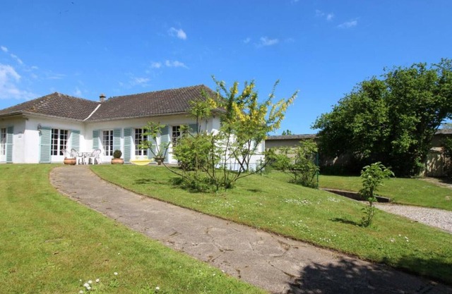 Casa rural Néville, 3 dormitorios, 6 personas