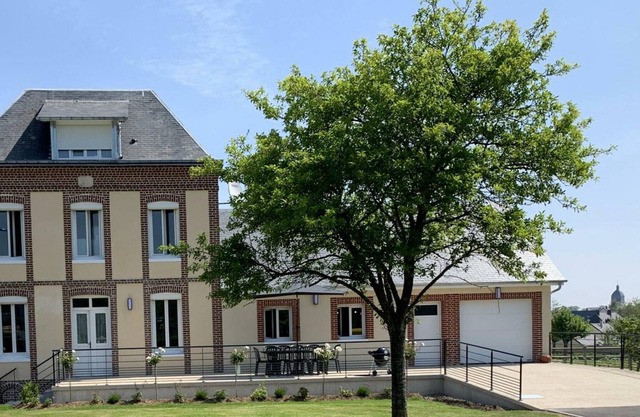Casa rural Néville, 5 dormitorios, 10 personas