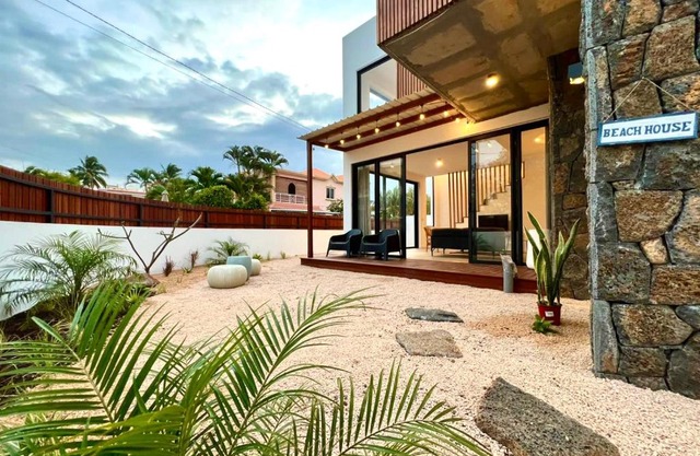 Into the Sea - Modern Home Close to the Beach