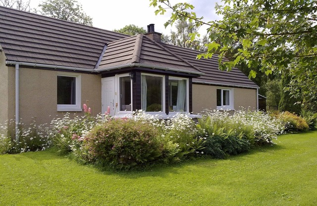 Inverherive Cottage in an area of natural beauty