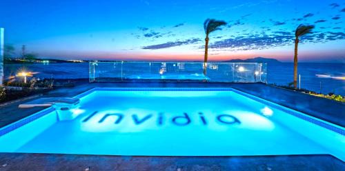 Invidia Coral Beach Tiran