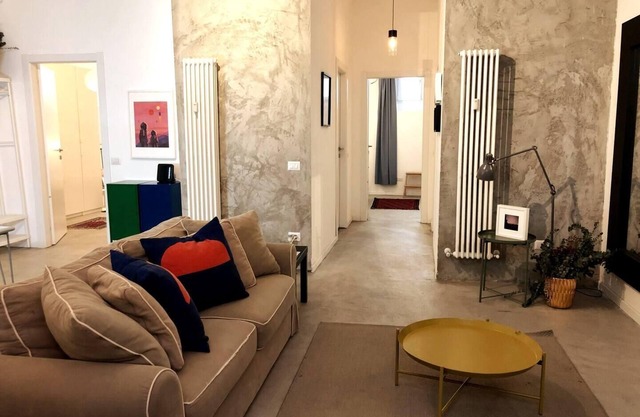 Inviting 2-Bed Apartment in Milano