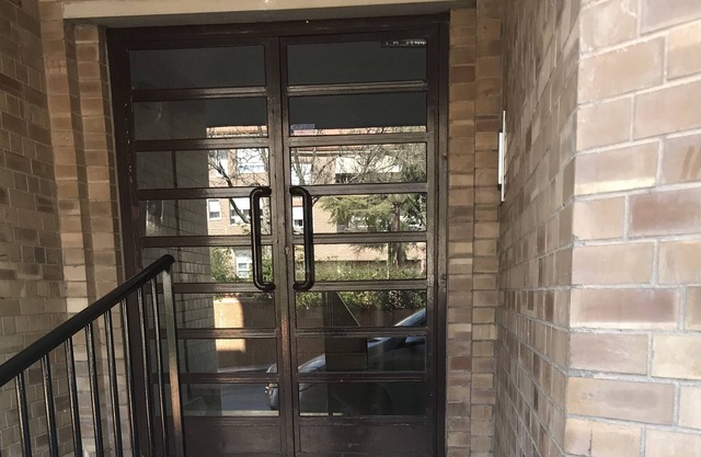 Inviting 2-Bed Apartment in Sax Historical Spain