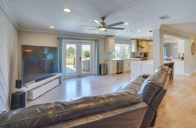 Inviting Anaheim Home w/ Panoramic Views!