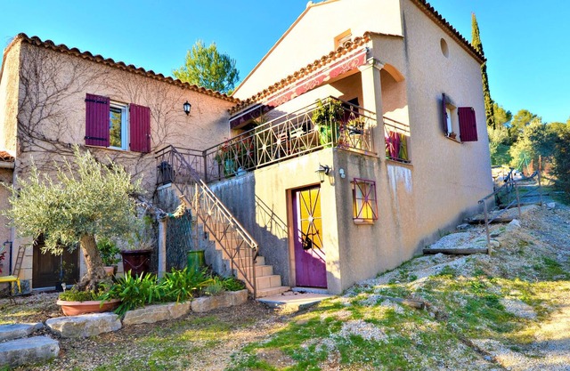 Alojamiento de 3 habitaciones en Saint-Christol-les-Ale