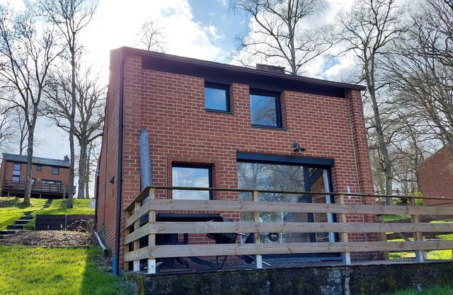 Acogedora casa de vacaciones en Hastière con jardín