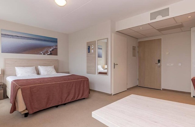 Inviting Room Near Nature Trails & Coastal Sites | Resort Access w/Free Parking