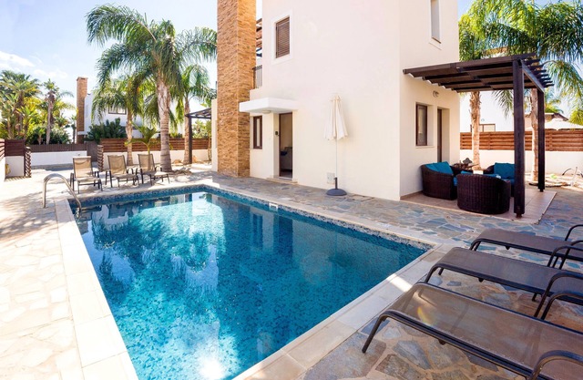 IOANNA - VILLA 3BD a solo 100 metros del mar Mediterráneo